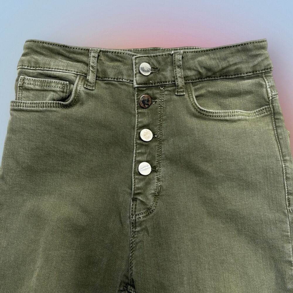 ZARA Women’s 2 Green Distressed Skinny Jeans